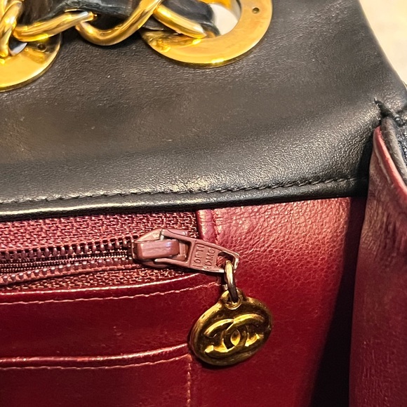 CHANEL JUMBO SINGLE FLAP BAG (Vintage) - Picture 9 of 11